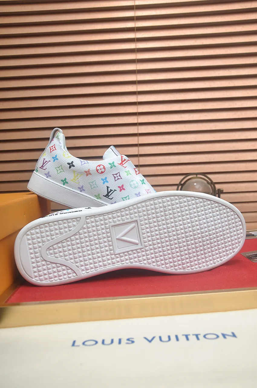 Men's men's shoes💰460💶[LOUIS VUITTON] Same style as LV. Louis Vuitton official website [satisfied] original single hot model, LV original factory cowhide material 👑1:1 original plate, sheepskin lining, original foam outsole. Body accessories one-to-one mold opening 💪 Counter quality 🙏 Dear friends, if you are still worried about wearing matching shoes 💋, then these shoes are your best choice 🎁🎁! 38-44